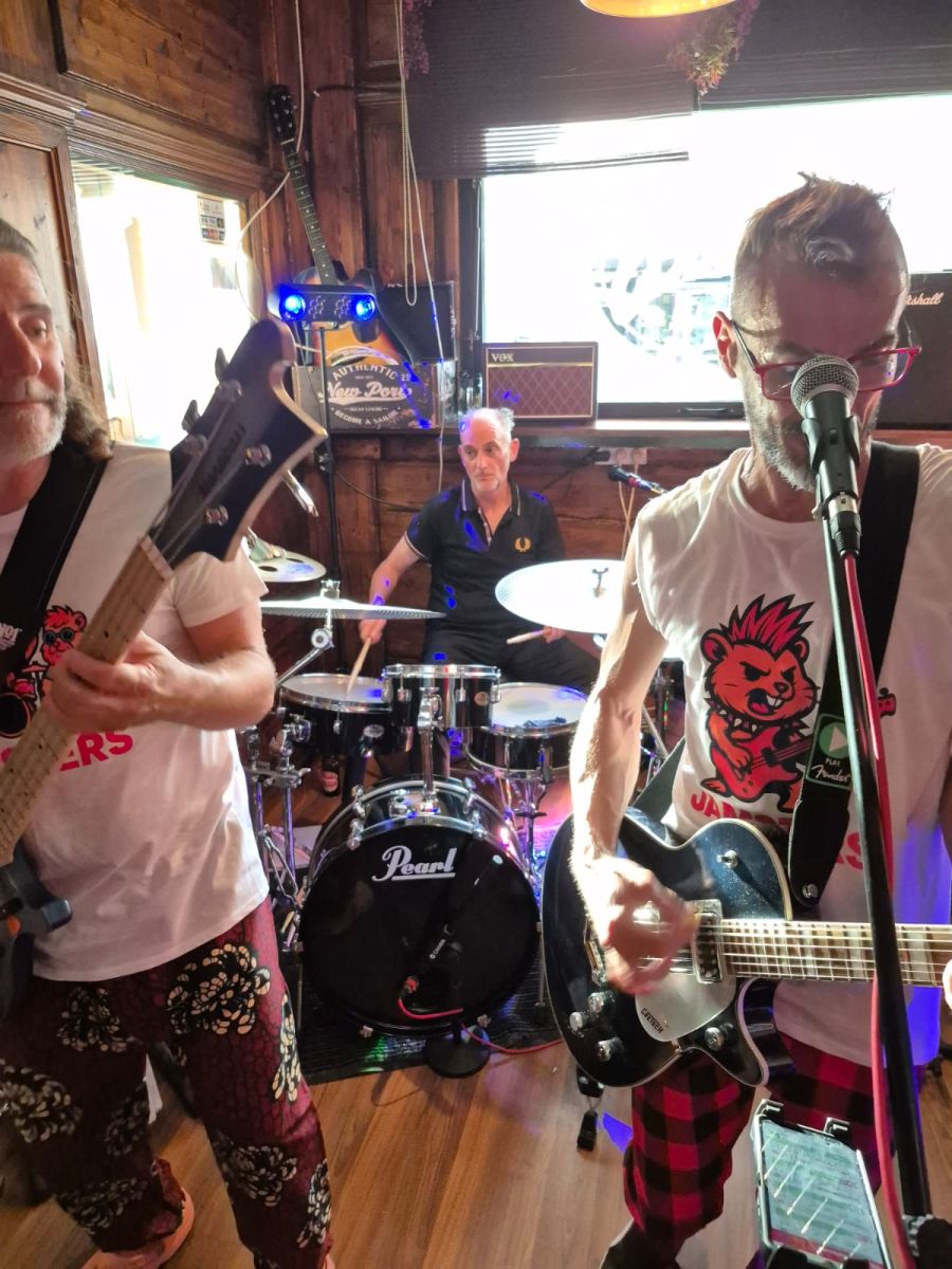 1 Junio 2025 - 18:00h - SHAMELESS (Carrer Esportista Juan Matos, 4) - ¡Empezamos!